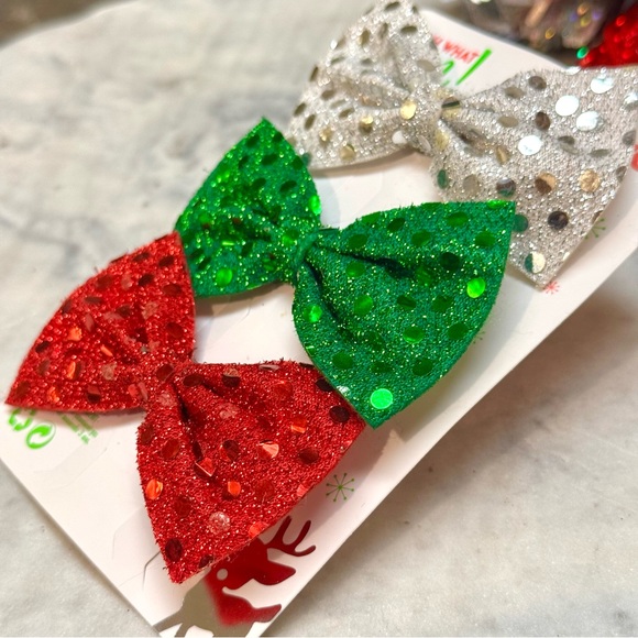 Claire’s Christmas Hair Clip Bows set of 4 & 2 Scrunchies, New - Picture 6 of 12